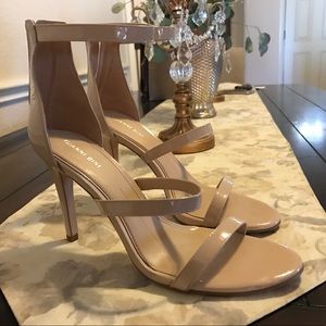New Nude Gianni Bini sandals